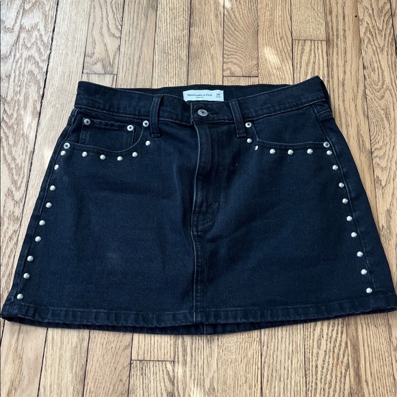 Abercrombie & Fitch Black Studded Denim Mini Skirt waist size 29 - Picture 2 of 5